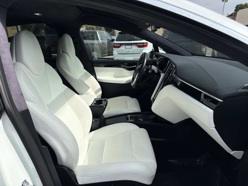 Used 2018 Tesla Model X 100D image 27