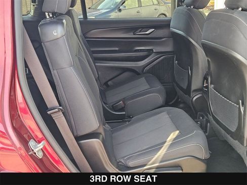 Used 2024 Jeep Grand Cherokee L Laredo image 26