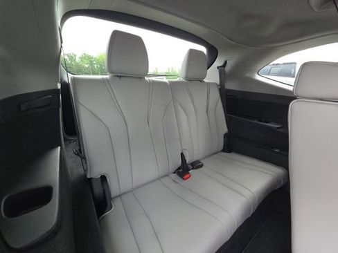 Used 2024 Acura MDX SH-AWD w/ Technology Package image 18