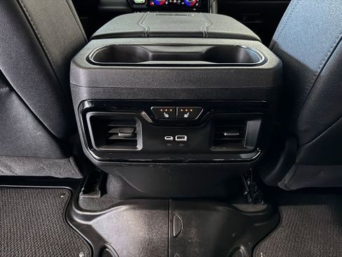 Certified 2025 GMC Sierra 2500 AT4 AWD/4WD image 25