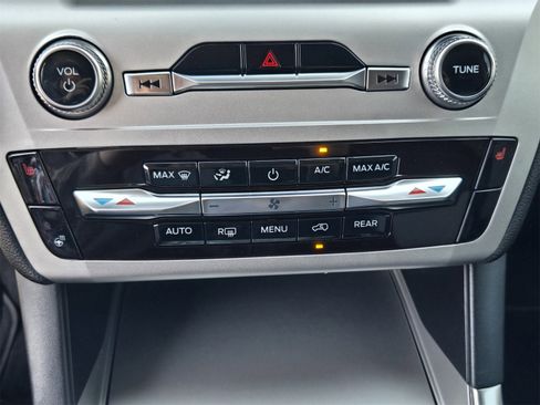 Certified 2022 Ford Explorer XLT w/ Equipment Group 202A image 17