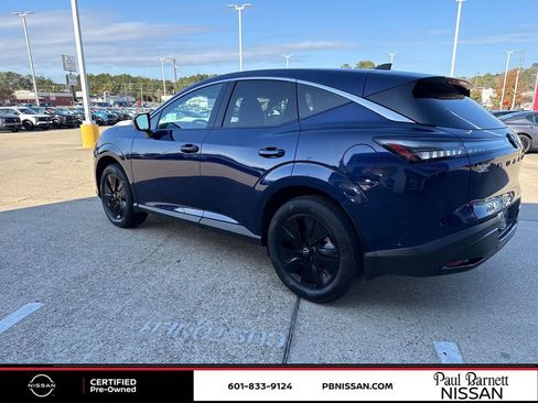 Certified 2025 Nissan Murano SV image 17