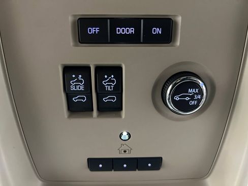 Used 2019 GMC Yukon Denali w/ Denali Ultimate Package AWD/4WD image 70