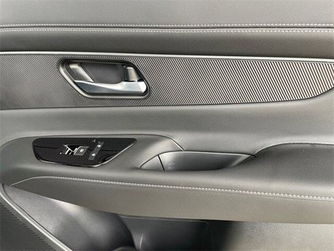 New 2025 Nissan Murano SV image 16