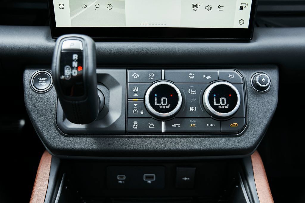 Used 2023 Land Rover Defender 110 X AWD/4WD image 70