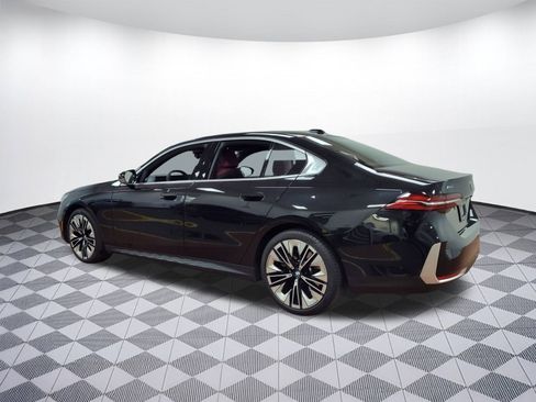 Certified 2025 BMW 540i xDrive image 3