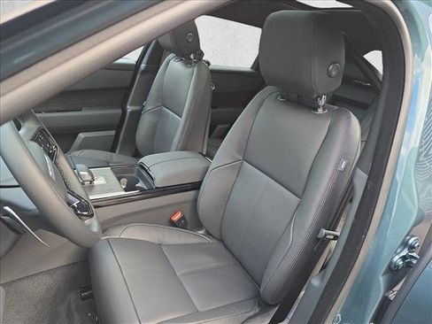 New 2026 Land Rover Range Rover Velar Dynamic SE image 13