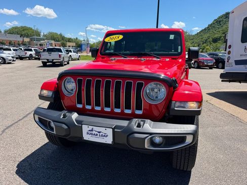 Used 2018 Jeep Wrangler Unlimited Sahara w/ Safety Group AWD/4WD image 2