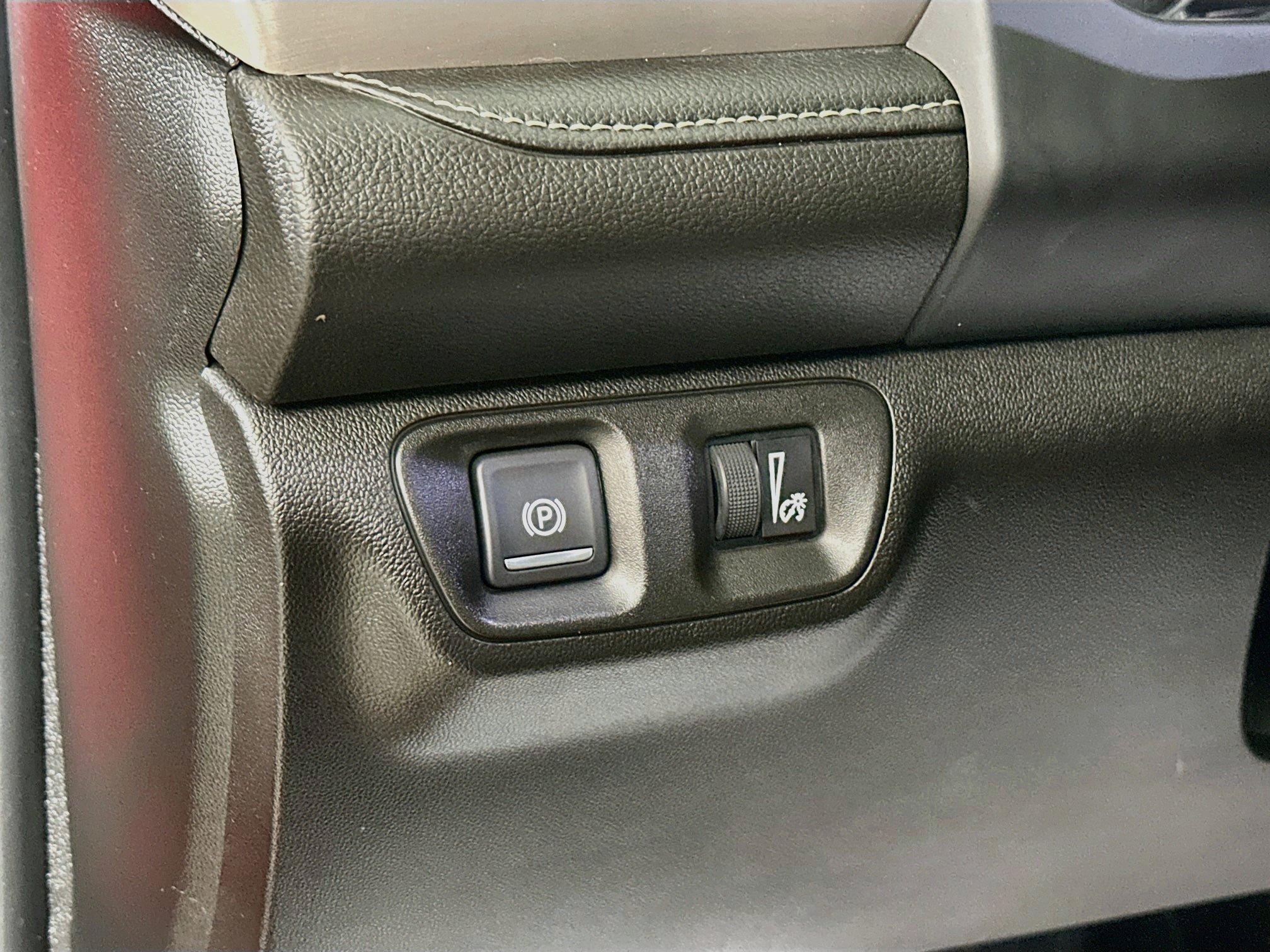 Used 2019 GMC Acadia Denali w/ Technology Package AWD/4WD image 10