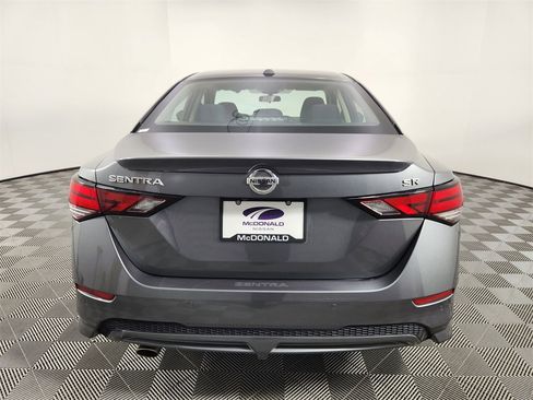 Used 2023 Nissan Sentra SR w/ Trunk Package image 4