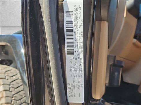 Used 2018 Jeep Wrangler Sahara w/ Connectivity Group AWD/4WD image 27