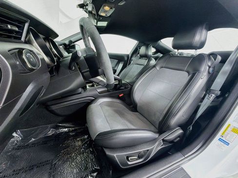 Used 2019 Ford Mustang Shelby GT350 w/ Technology Package RWD image 5
