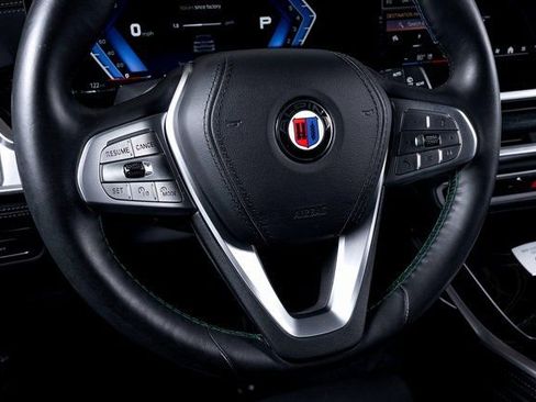Used 2025 BMW ALPINA XB7 image 40