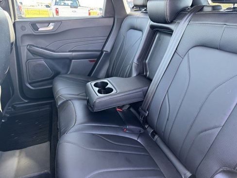 Certified 2025 Ford Escape Platinum w/ Premium Technology Package image 25