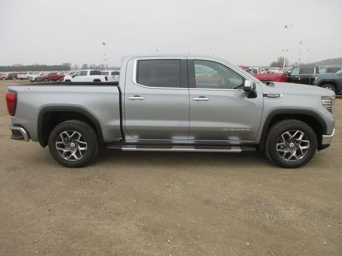New 2026 GMC Sierra 1500 SLT w/ SLT Premium Package image 3