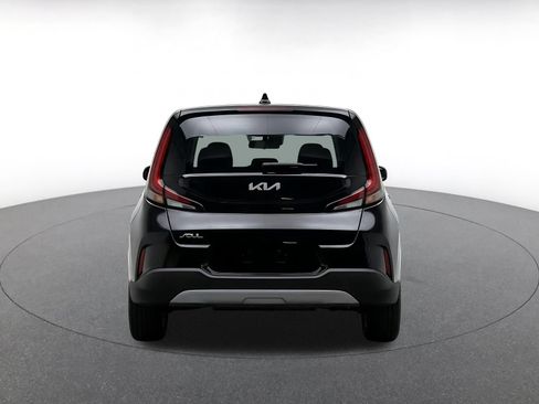 Used 2025 Kia Soul LX w/ LX Technology Package FWD image 8