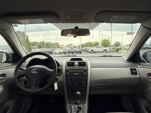 Used 2012 Toyota Corolla L FWD image 9