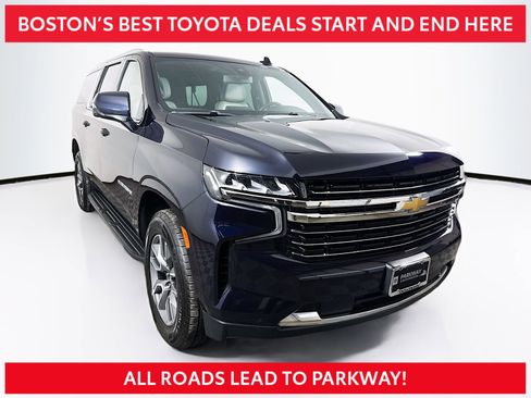 Used 2022 Chevrolet Suburban LT w/ LT Signature Plus Package image 1