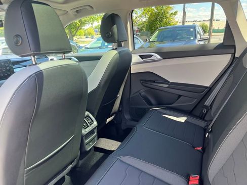 New 2025 Volkswagen Taos SE image 16