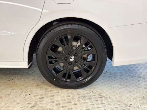 Used 2025 Honda Odyssey Sport-L image 19