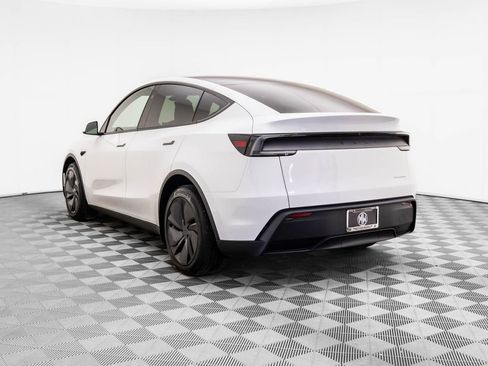 Used 2026 Tesla Model Y Long Range image 4