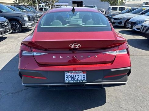 Used 2024 Hyundai Elantra SEL FWD image 7