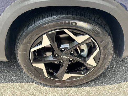 Certified 2024 Kia Seltos EX FWD image 13