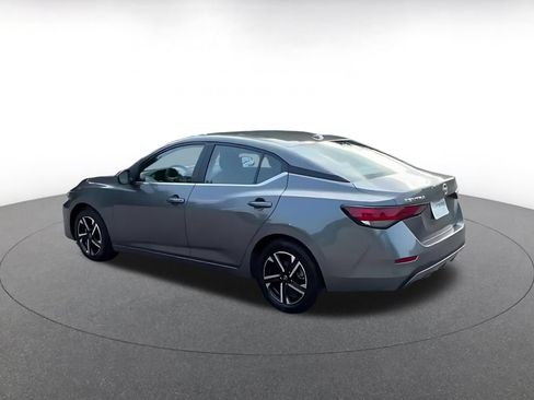 Used 2025 Nissan Sentra SV FWD image 9
