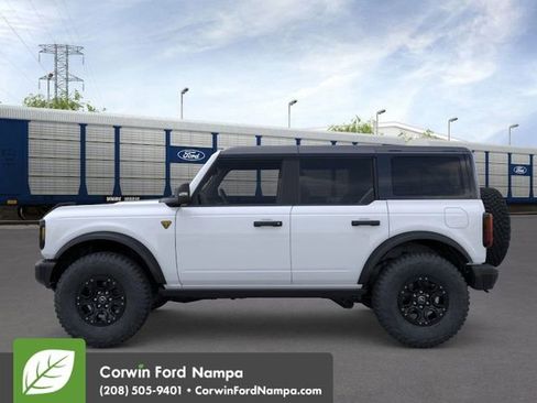 New 2025 Ford Bronco Badlands image 4