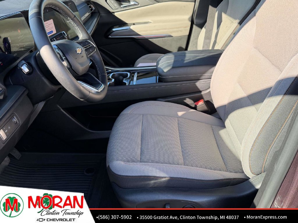 Used 2024 Chevrolet Traverse LT w/ LPO, Floor Liner Package FWD image 18
