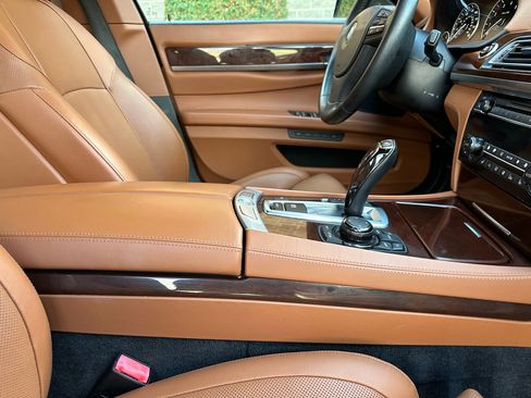 Used 2011 BMW 750Li image 44