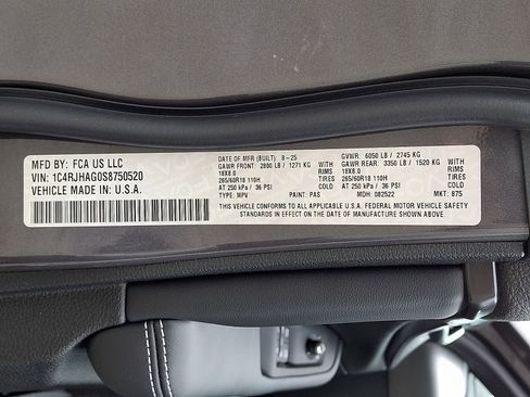 New 2025 Jeep Grand Cherokee Laredo w/ MOPAR Finishing Package AWD/4WD image 12