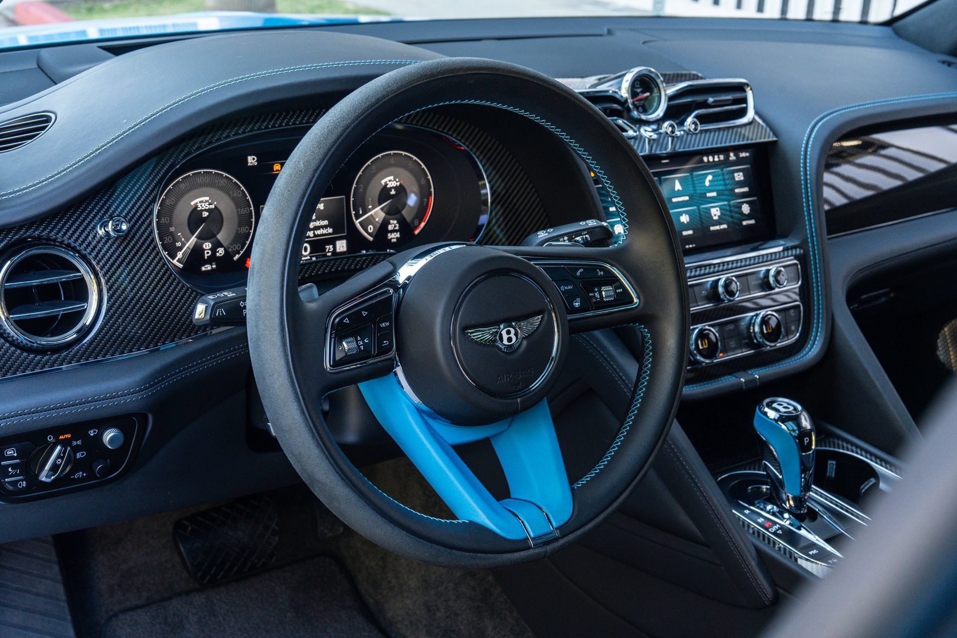 Used 2023 Bentley Bentayga AWD/4WD image 55