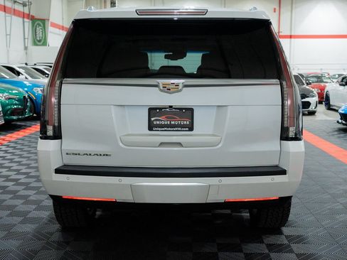 Used 2016 Cadillac Escalade Platinum AWD/4WD image 5
