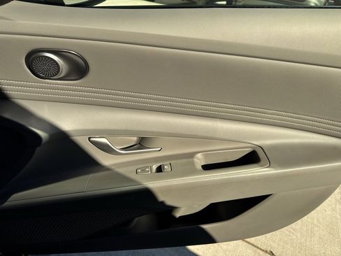 Certified 2025 Hyundai Elantra Sport image 18