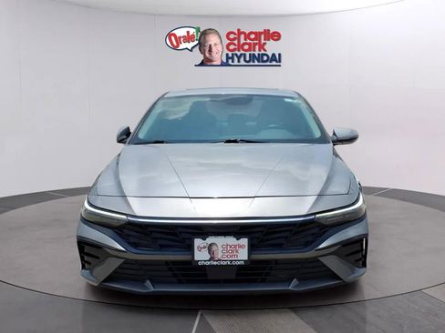 Used 2024 Hyundai Elantra Limited FWD image 8