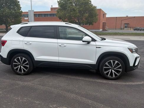Used 2022 Volkswagen Taos SE AWD/4WD image 4