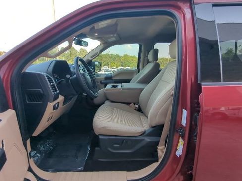 Used 2019 Ford F150 XLT w/ Equipment Group 302A Luxury AWD/4WD image 16
