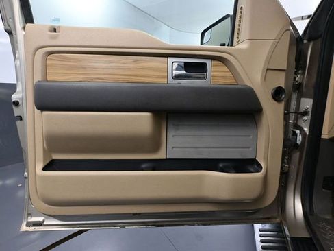 Used 2011 Ford F150 Lariat w/ Lariat Chrome Pkg image 18