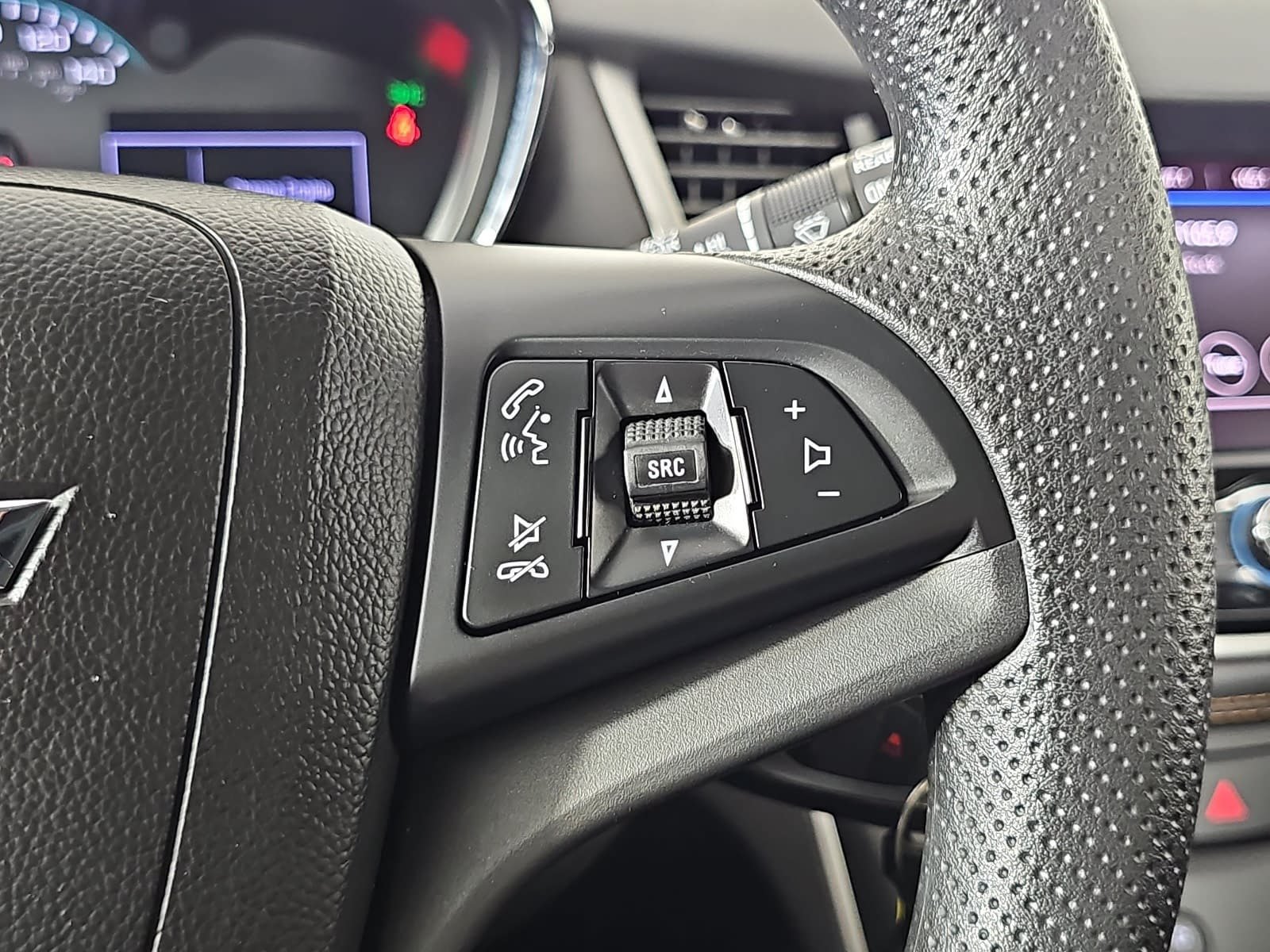 Used 2020 Chevrolet Trax LS FWD image 16