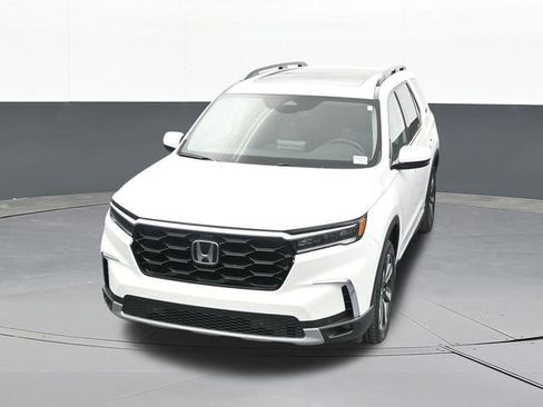 Used 2025 Honda Pilot Touring image 65
