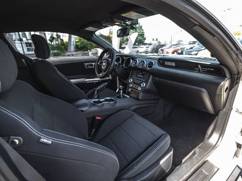 Used 2017 Ford Mustang Coupe RWD image 20