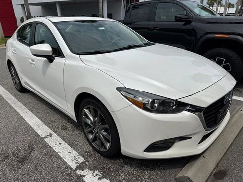 Used 2018 MAZDA MAZDA3 Touring FWD image 2