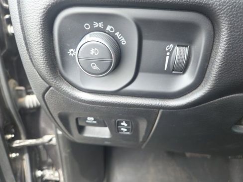 Used 2022 RAM 1500 Big Horn AWD/4WD image 17