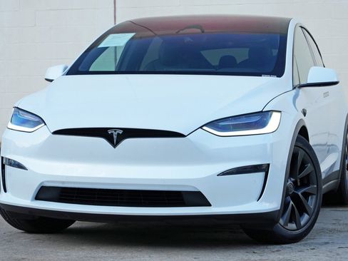 Used 2023 Tesla Model X AWD/4WD image 3