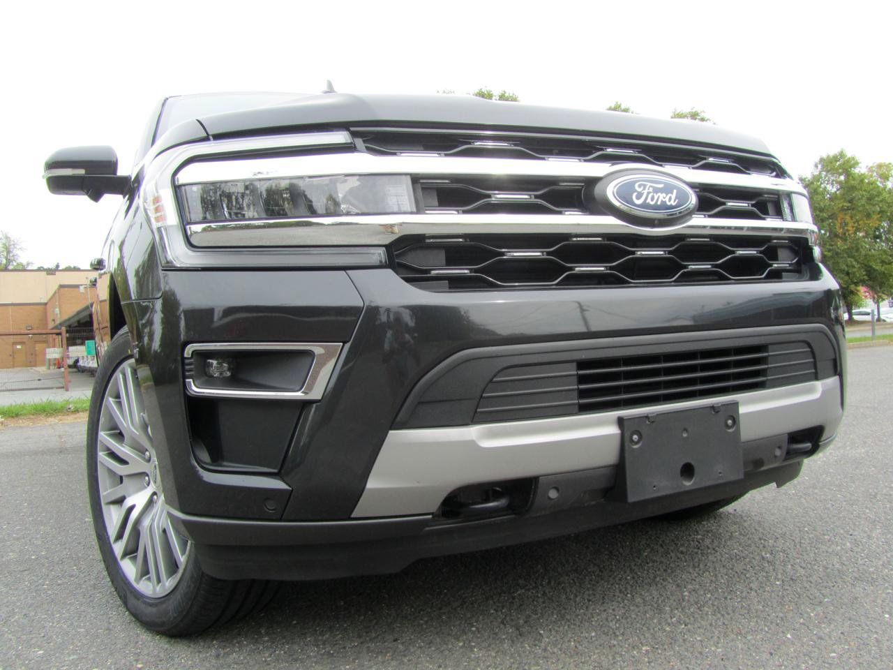 Used 2023 Ford Expedition Max Limited AWD/4WD image 1