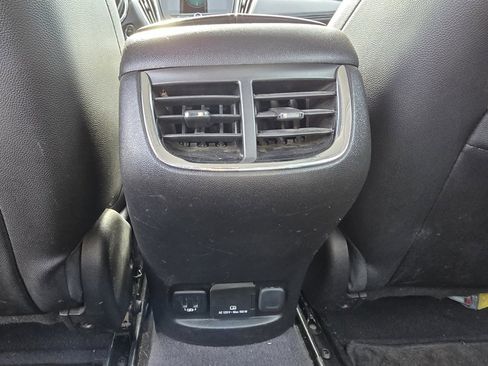 Used 2017 Chevrolet Malibu LT w/ Leather Package image 24