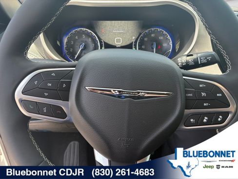 New 2026 Chrysler Pacifica Select FWD image 20
