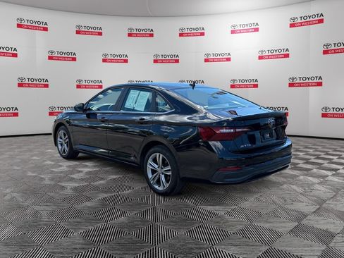 Used 2024 Volkswagen Jetta SE FWD image 7