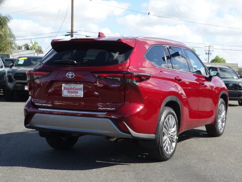New 2026 Toyota Highlander Platinum AWD/4WD image 5